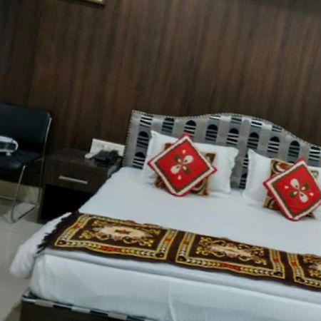 Bodhgaya Gautam Hotel Exterior photo