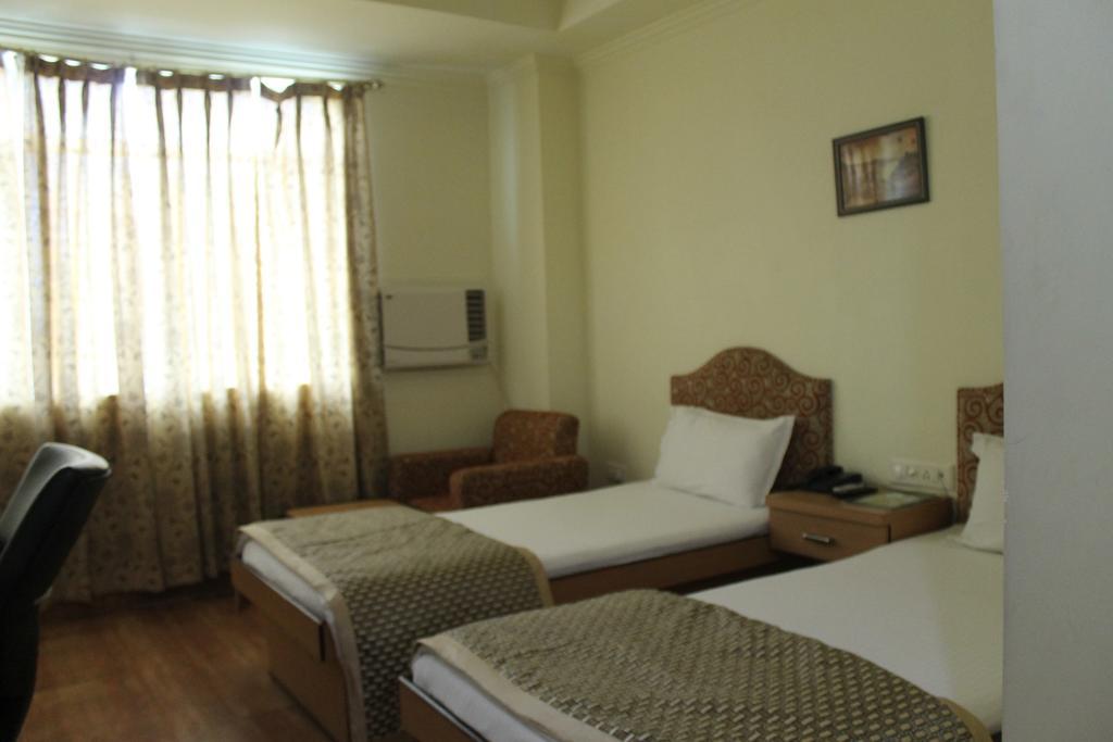 Bodhgaya Gautam Hotel Room photo