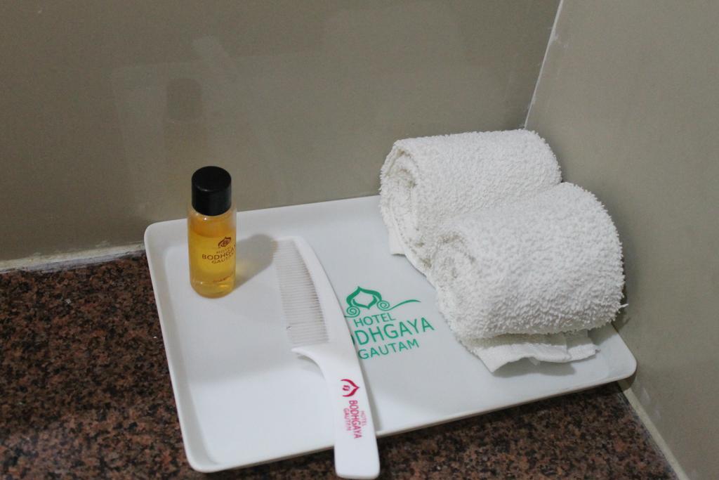 Bodhgaya Gautam Hotel Room photo
