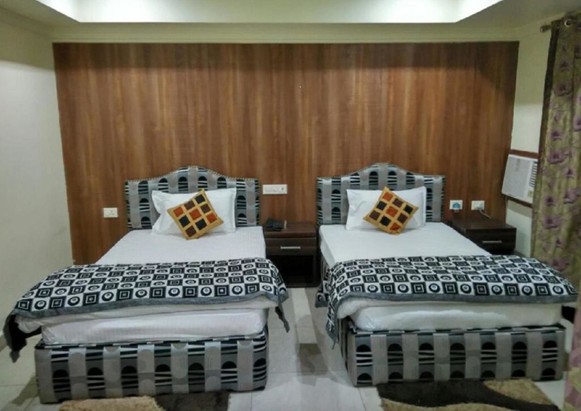 Bodhgaya Gautam Hotel Exterior photo