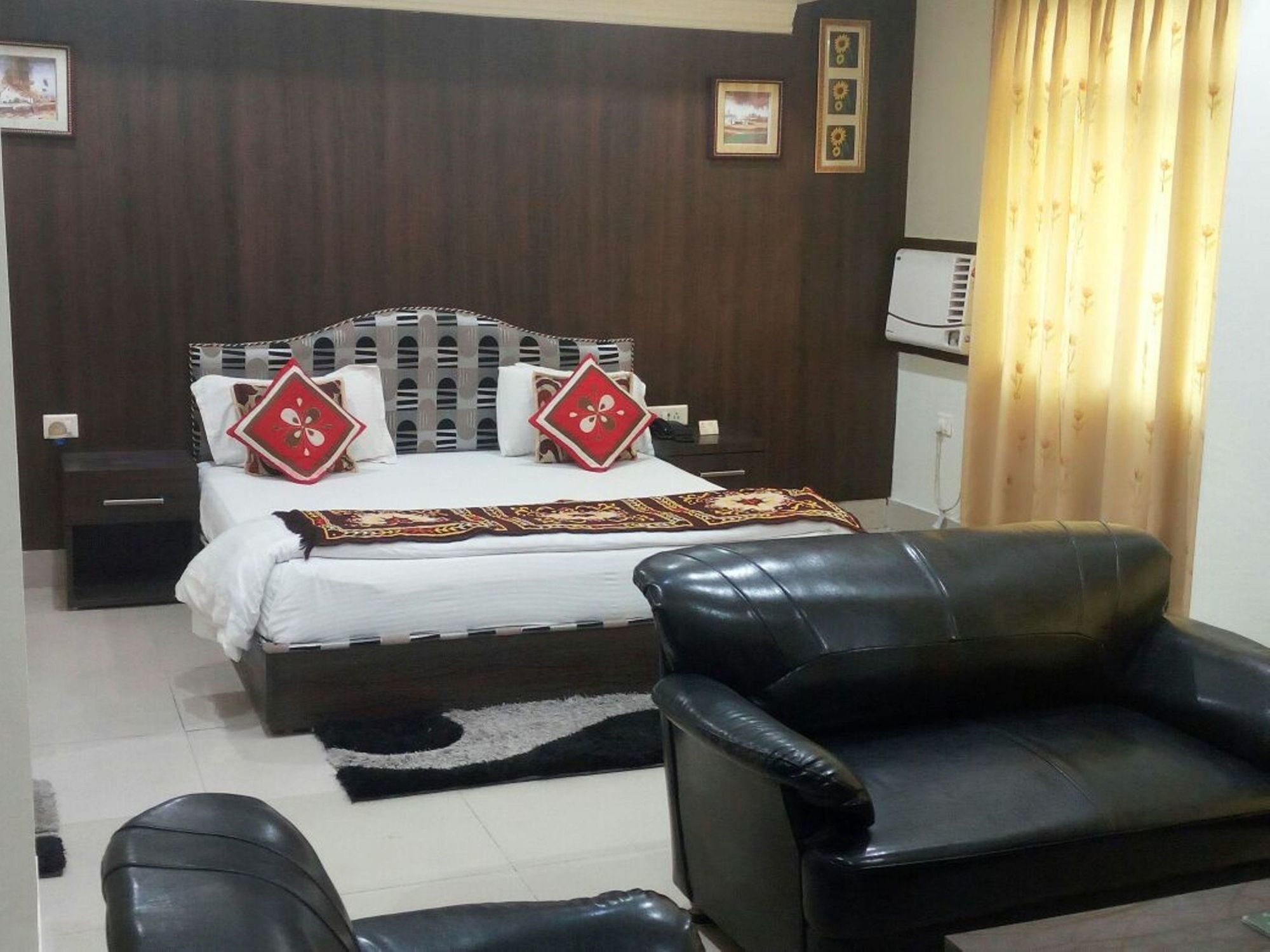 Bodhgaya Gautam Hotel Exterior photo